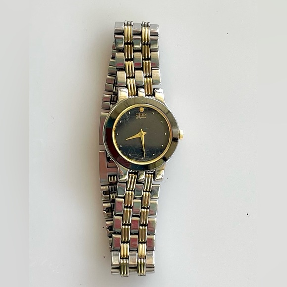 LADIES CITIZEN WATCH-NEW BATTERY—WORKS GREAT—Minor Scratches on Face—NICE